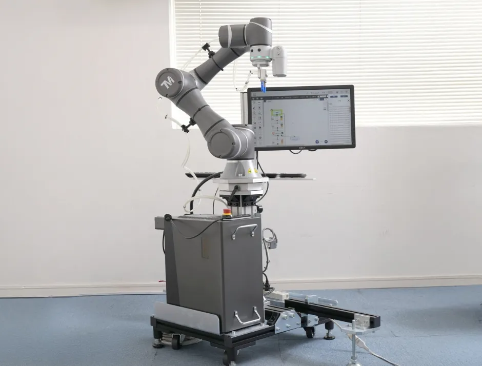 自律移動ロボット台車に搭載され現場移動する様子